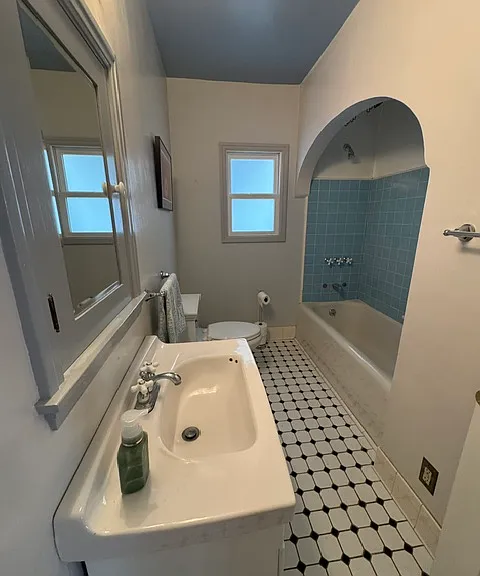 1562 N Mar Vista Ave — Photo 12