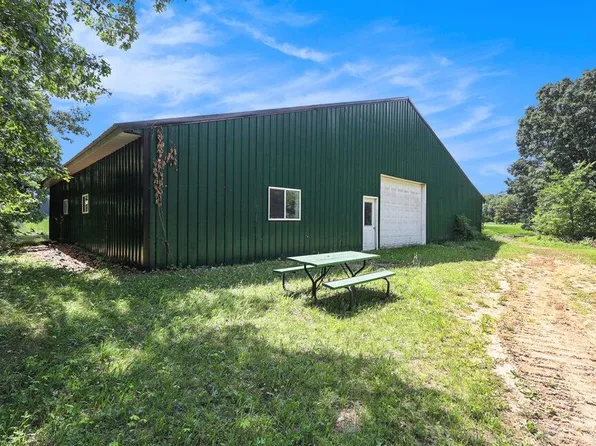 4268 E Riverside Dr, Lyons, MI 48851