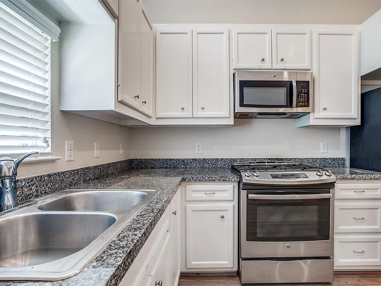 2710 Hullsmith Dr #401 — Photo 18