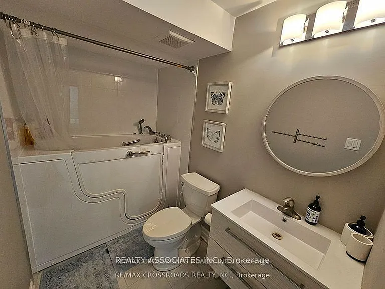 35 Cutts Cres — Photo 28