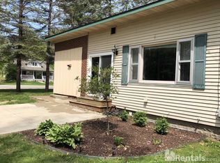 15190 Leonard Rd APT A, Spring Lake, MI 49456