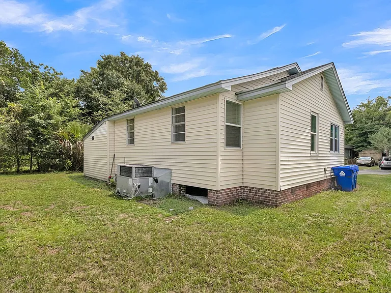 2330 Bailey Dr — Photo 26