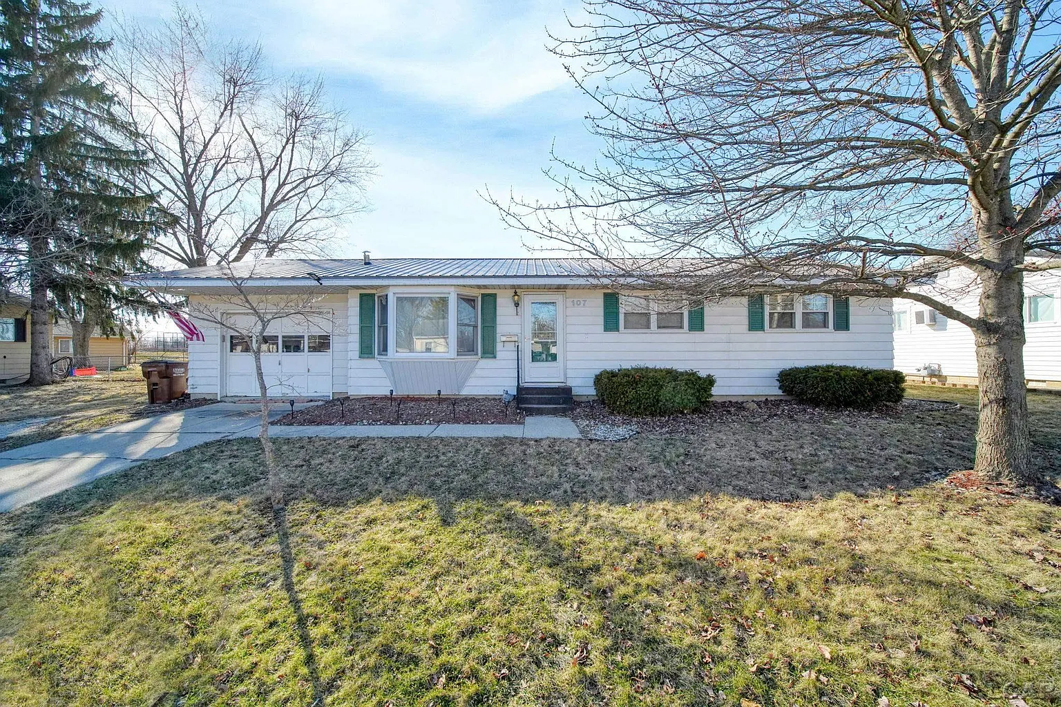 107 Renfrew Ave photo 1