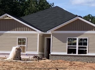 135 N Meadows Ridge Dr #11, Grantville, GA 30220