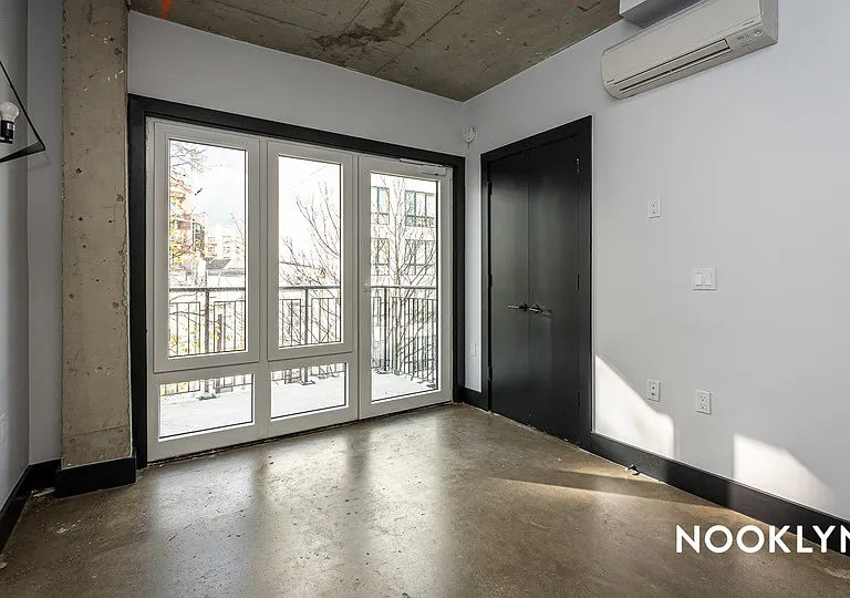 639 Foster Ave #503 — Photo 7