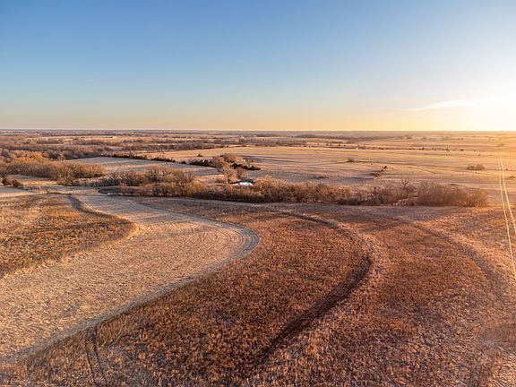 3rd image of 3000th St