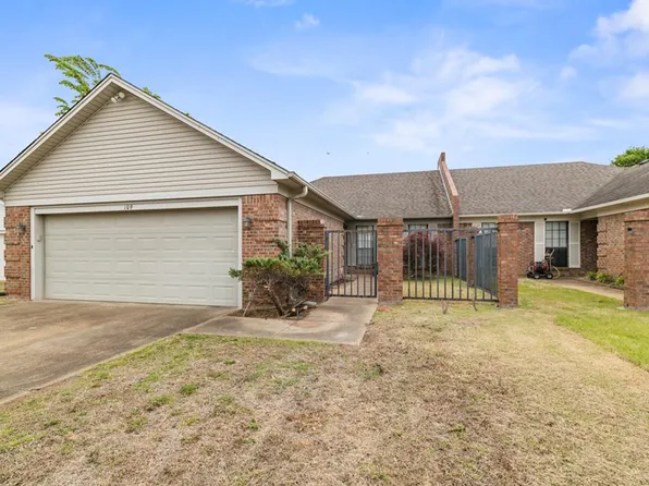109 N Stonebridge Cv, West Memphis, AR 72301