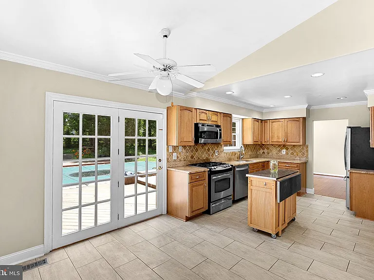 5405 Hampton Forest Way — Photo 16