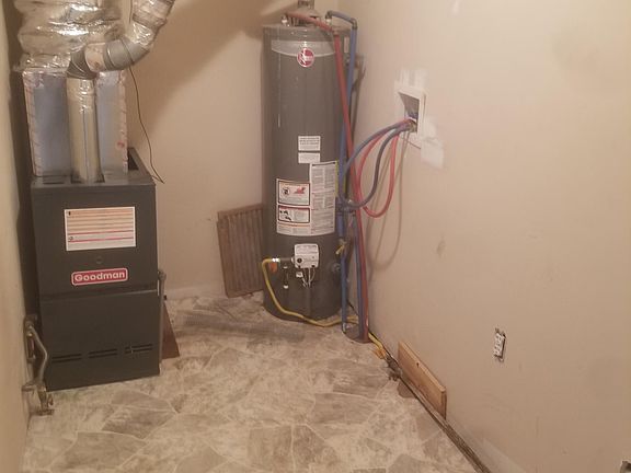 4th image of 3532 N Leland Ave