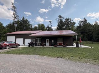 810 E Arnold Lake Rd, Harrison, MI 48625