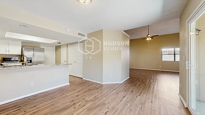 441 E Taro Ln — Photo 12