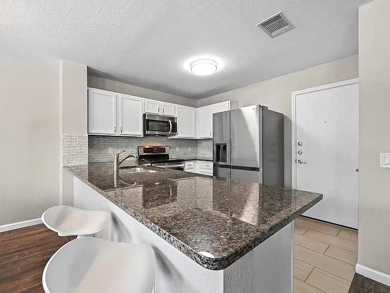 1414 Strickland Dr — Photo 11