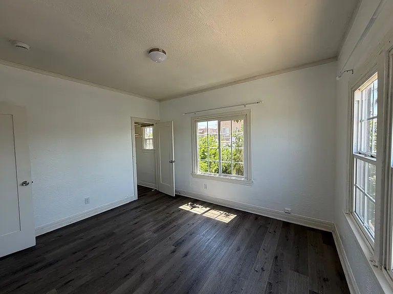 2616 Edgehill Dr — Photo 9