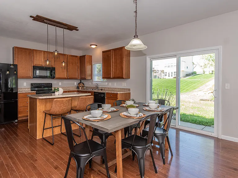 600 Wilmer Meadow Dr — Photo 2
