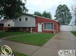 3311 Blaine St, Trenton, MI 48183