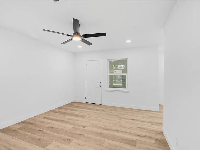 5023 Cosby St — Photo 7