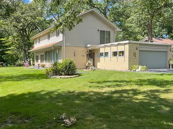 4N150 Pine Grove Ave, Bensenville, IL 60106
