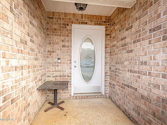 5th image of 3806 Timber Lake Dr
