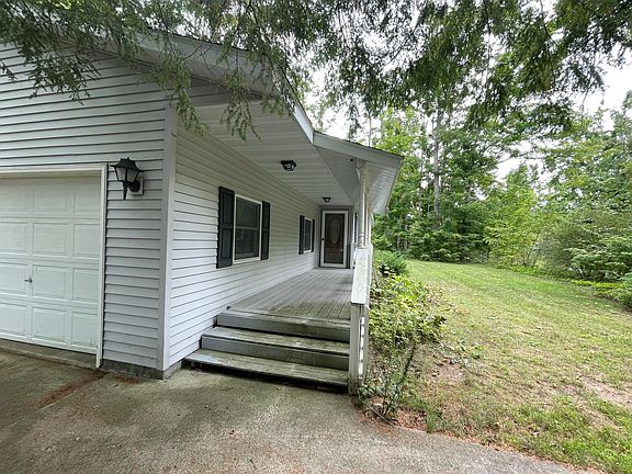 2nd image of 1453 N Mapleleaf Dr