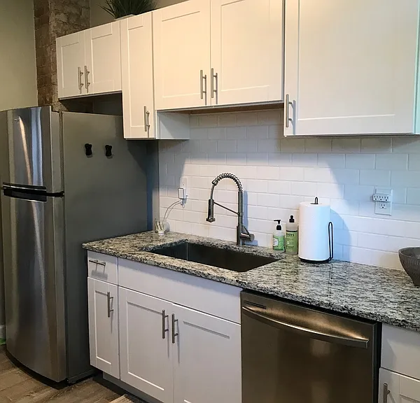 1285 W 114th St — Photo 1