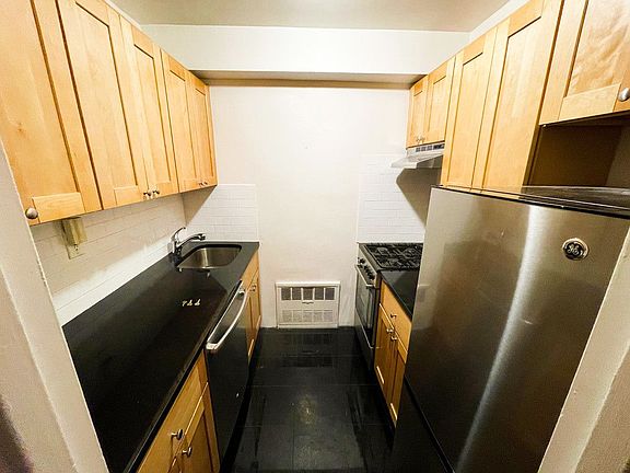 4th image of 7 E 86th St APT 9A