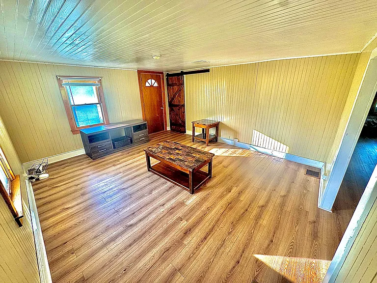 114 Tioga St — Photo 12