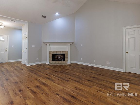 4th image of 156 Mershon St
