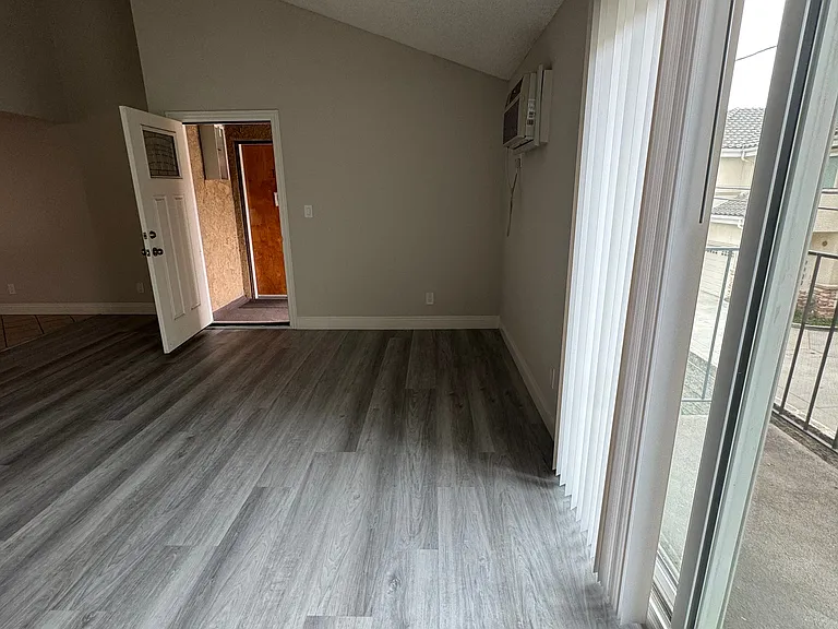 831 S Greenwood Ave #16 — Photo 7