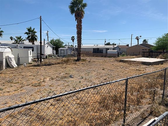 3rd image of 1899 Hualapai Drive