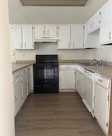 4th image of 311 Meadows Dr