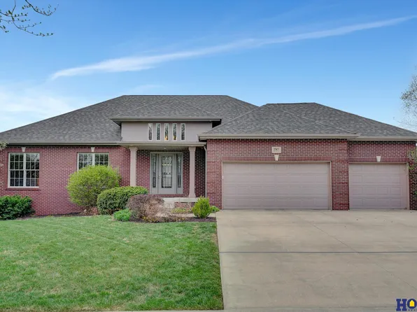 7915 Katrina Ln, Lincoln, NE 68512