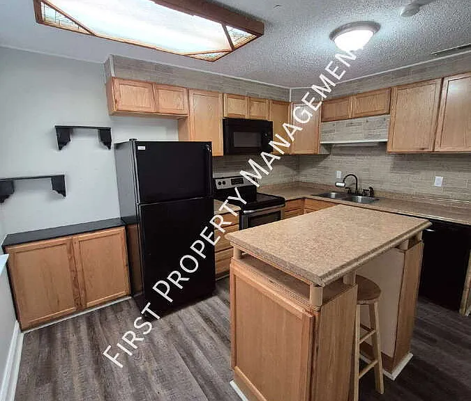 4603 Plaza Hills Ln #A — Photo 9