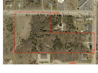 2727 N 120th Ave, Holland, MI 49424