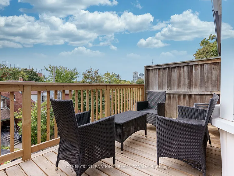15 Indian Road Cres #UPPER — Photo 10