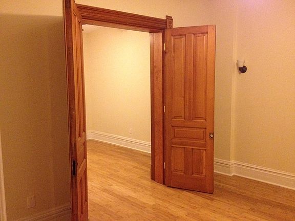 4th image of 1434 W Chicago Ave