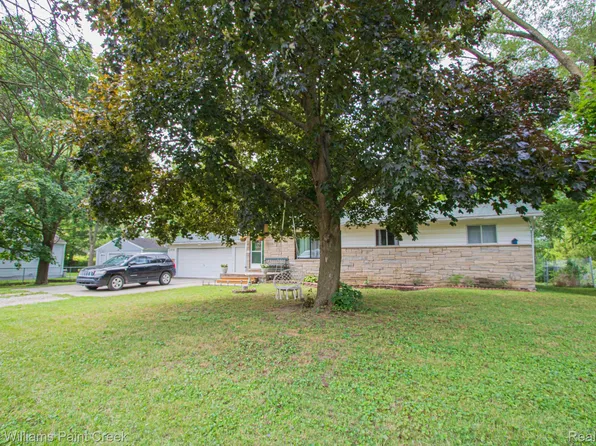 2334 S Term St, Burton, MI 48519