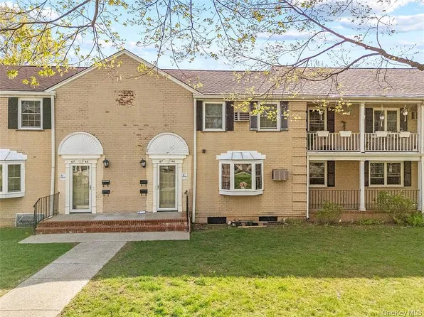 67-46 222nd St #A, Oakland Gardens, NY 11364