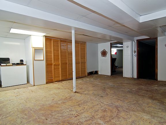 5th image of 15119 Grant St