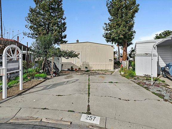 2nd image of 257 Molokai Cir