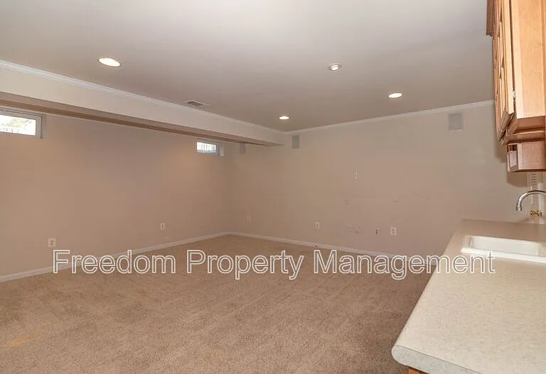 6758 Sutton Oaks Way — Photo 15