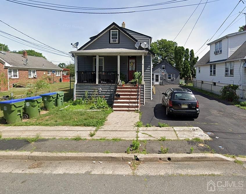 2nd image of 67 Foyer St
