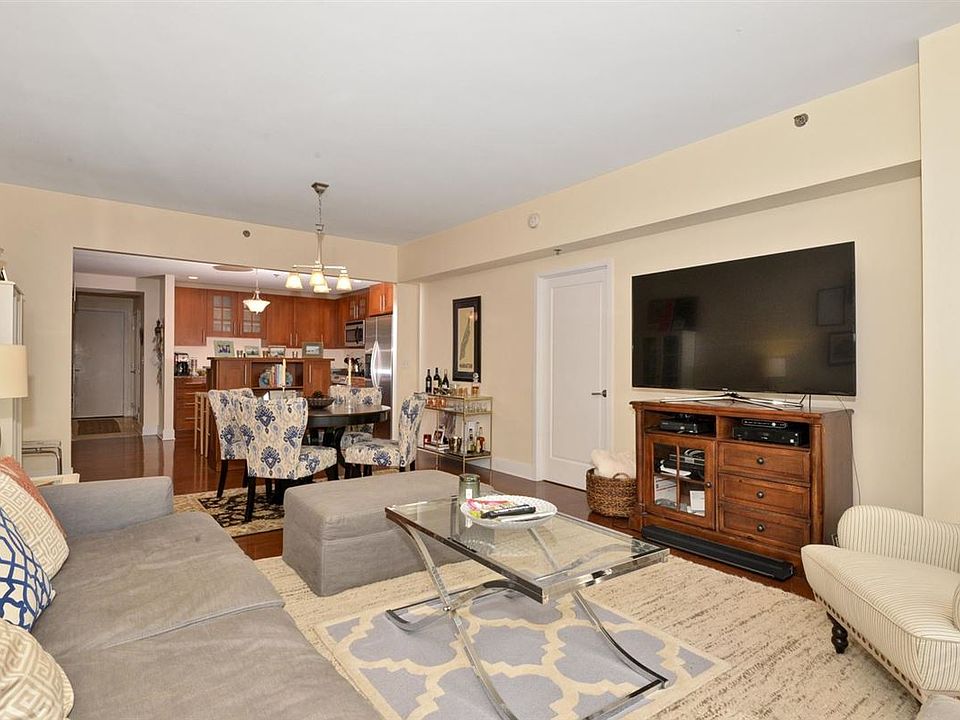 1st image of 1025 Maxwell Ln APT 411