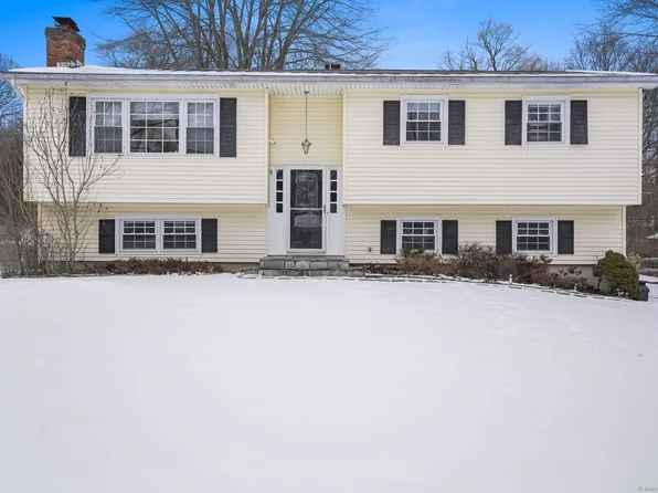 32 Old Farm Road, New Fairfield, CT 06812