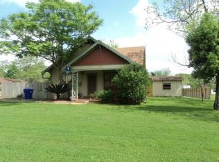 700 Burt Street, Yoakum, TX 77995