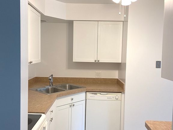 5th image of 1112 Castilian Ct APT 107