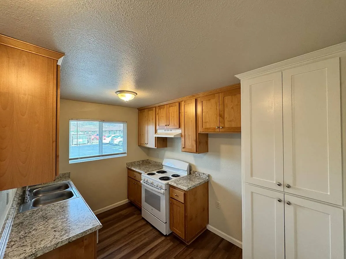 2 bed, 900 sqft, $1,250 — Photo 1