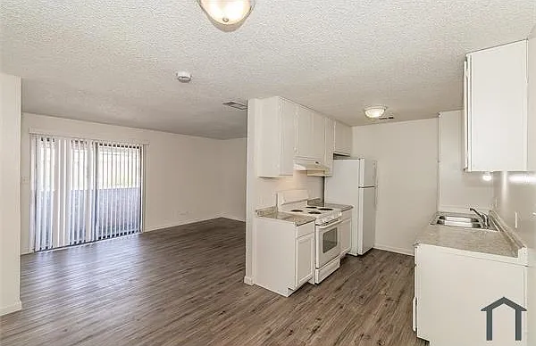 1221 N Peach Ave #226 — Photo 16