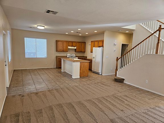 4th image of 6727 Maple Mesa St