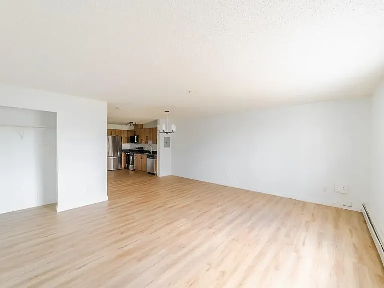 609 King St — Photo 31