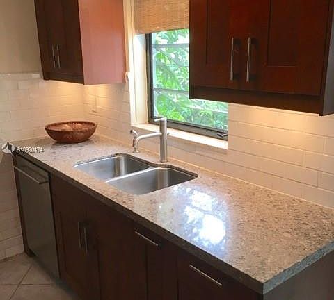 4th image of 1224 NE 182nd St